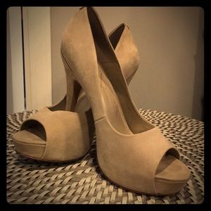 Suede nude shoes